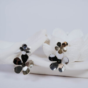 ARETES DUO FLOR EN COVER GOLD